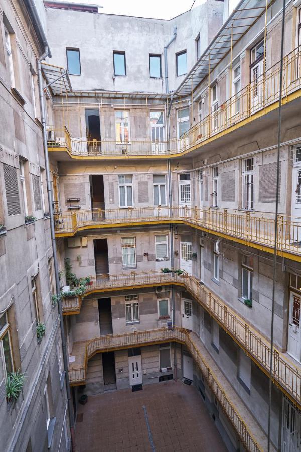 Nanirol Apartment At Gellert Bath Budapest Exterior foto