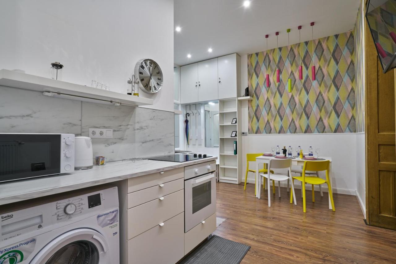 Nanirol Apartment At Gellert Bath Budapest Exterior foto